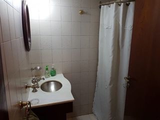 Foto 6 de Muy Buena Casa En Venta 3d,suitte,gge,patio, Tte Farias 1390
