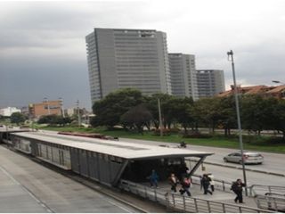 Foto 1 de OFICINA EN ARRIEDNDO BOGOTA NORTE PARALELO 108 AUTOPISTA TRANSMILENIO