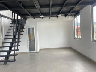 Foto 12 de Renta Nave Industrial de 890 m² con Oficinas y Patio de Maniobras – Cuenca