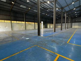 Foto 2 de RENTO Galpon en Complejo de Bodegas - Carapungo - Norte de Quito - Panamericana