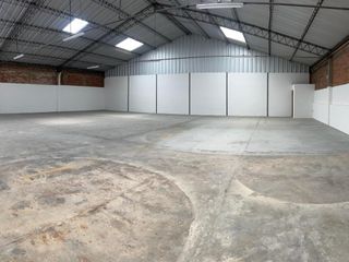 Foto 5 de RENTO Galpon - Norte de Quito - Complejo de Bodegas -  Sector Condado
