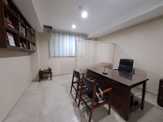 Foto 4 de Se vende consultorio en planta baja cerca de Clínica Kennedy