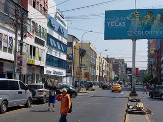 Foto 32 de Local Comercial a la Venta en Gamarra, Ubicación Comercial!