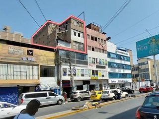 Foto 1 de Local Comercial a la Venta en Gamarra, Ubicación Comercial!