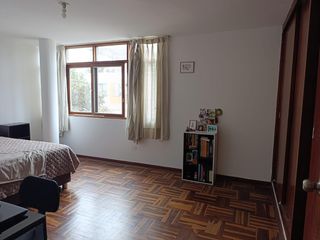 Foto 13 de Amplio Y Muy Bien Distribuido Departamento - 189 M2