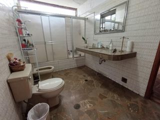 Foto 18 de Amplio Y Muy Bien Distribuido Departamento - 189 M2