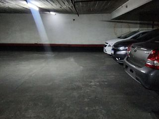 Foto 4 de Venta Cochera Recoleta, fija y cubierta, INVERSIÓN