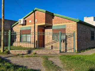 Foto 1 de VENTA CASA DE 4 DORMITORIOS EN Bo VILLA PARODI