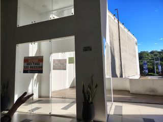 Foto 2 de SE VENDE LOCAL 196 EN CENTRO COMERCIAL PEÑALISA
