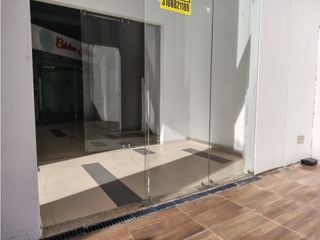 Foto 6 de SE VENDE LOCAL 196 EN CENTRO COMERCIAL PEÑALISA