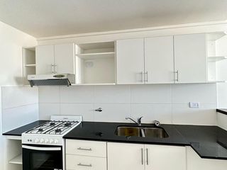 Foto 3 de Departamento en venta de 1 dorm con balcón al frente