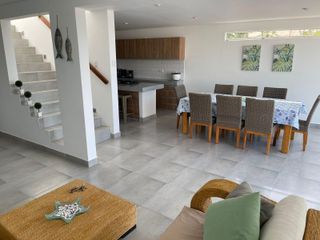 Foto 10 de SE VENDE LINDA CASA EN LA PLAYA HONDA, CERRO AZUL