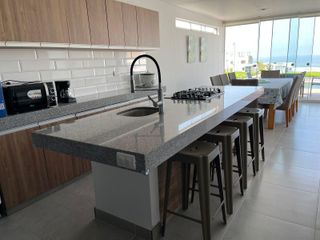 Foto 5 de SE VENDE LINDA CASA EN LA PLAYA HONDA, CERRO AZUL