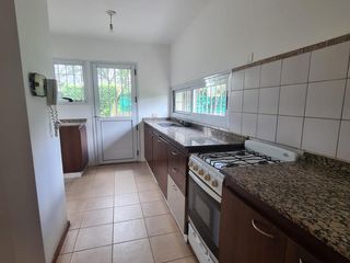 Foto 9 de Casa en alquiler - Villa Allende