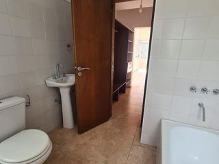 Foto 11 de Casa en alquiler - Villa Allende