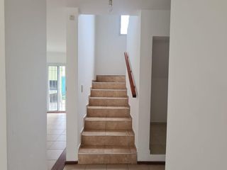 Foto 8 de Casa en alquiler - Villa Allende