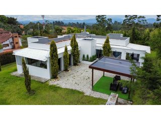Foto 3 de Casa Independiente en Arriendo Amoblado en Rionegro sector Aeropuerto