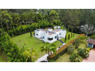 Foto 2 de Casa Independiente en Arriendo Amoblado en Rionegro sector Aeropuerto