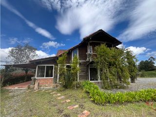 Foto 10 de Alquiler de Casa en Alto Palmas en Madera Inmunizada en Unidad Cerrada