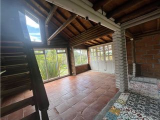 Foto 16 de Alquiler de Casa en Alto Palmas en Madera Inmunizada en Unidad Cerrada