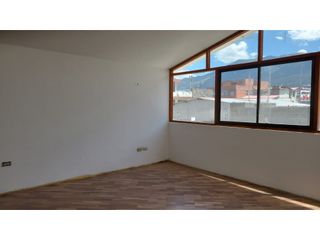 Foto 11 de Jipijapa, Casa Comercial en Renta, 450m2, 10 Ambientes