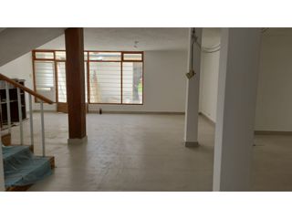 Foto 5 de Jipijapa, Casa Comercial en Renta, 450m2, 10 Ambientes