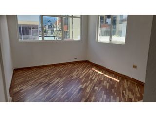 Foto 13 de Jipijapa, Casa Comercial en Renta, 450m2, 10 Ambientes