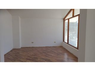Foto 4 de Jipijapa, Casa Comercial en Renta, 450m2, 10 Ambientes