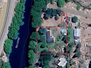 Foto 2 de Casa Villa Llanquin sobre Rio Limay a 100 m balsa