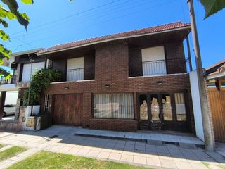 Foto 1 de Venta en block Departamentos + Local Necochea