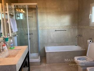 Foto 6 de Casa en venta - 2 dormitorios - 140 m2 cuenta con una bodega/fabrica de vino equipada - Dina Huapi
