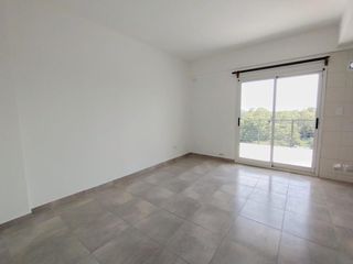 Foto 3 de 2 ambientes -  con Cochera y Balcón - a metros de Est Santos Lugares