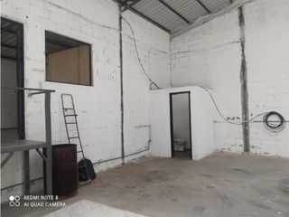 Foto 4 de Sangolqui, Galpón en Renta, 400m2, 2 Ambientes