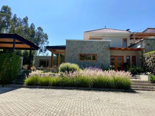 Foto 1 de Casa en renta con área verde, Challuabamba