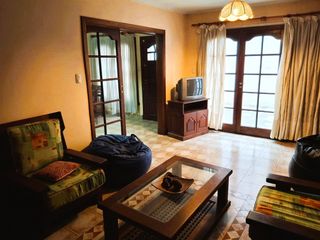 Foto 14 de VENTA CASA 5 AMB CON QUINCHO A METROS PQUE LILLIO