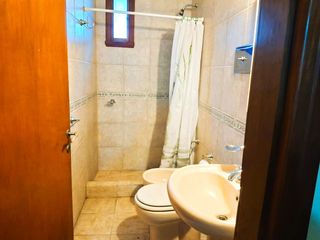 Foto 39 de VENTA CASA 5 AMB CON QUINCHO A METROS PQUE LILLIO