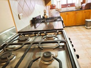 Foto 26 de VENTA CASA 5 AMB CON QUINCHO A METROS PQUE LILLIO