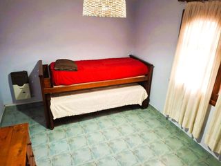 Foto 36 de VENTA CASA 5 AMB CON QUINCHO A METROS PQUE LILLIO