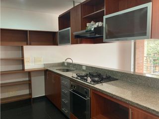 Foto 5 de Iluminado apartamento para arriendo en El Virrey