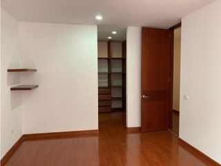 Foto 9 de Iluminado apartamento para arriendo en El Virrey