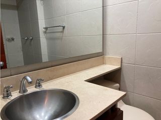 Foto 12 de Iluminado apartamento para arriendo en El Virrey