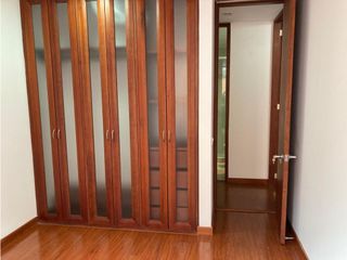 Foto 15 de Iluminado apartamento para arriendo en El Virrey