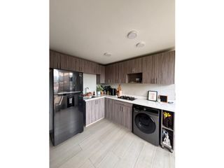 Foto 2 de Arriendo aparta estudio en la castellana excelente ubicación