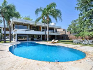 Foto 1 de Excelente Casa para uso comercial, vistas, Cerro de las Rosas