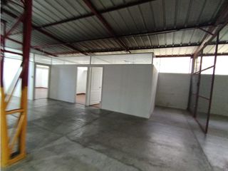 Foto 13 de Ponceano, Galpón en Renta, 1100m2, 2 Ambientes
