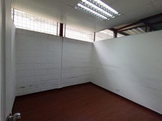 Foto 3 de Ponceano, Galpón en Renta, 1100m2, 2 Ambientes