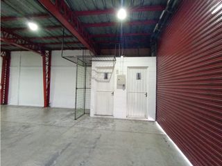 Foto 9 de Ponceano, Galpón en Renta, 1100m2, 2 Ambientes