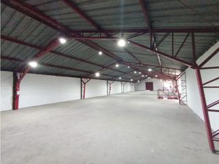 Foto 19 de Ponceano, Galpón en Renta, 1100m2, 2 Ambientes