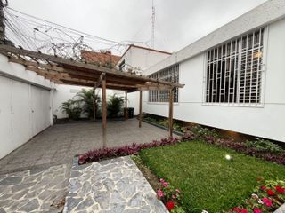 Foto 2 de SE ALQUILA CASA PARA OFICINA PUERTA CERRADA O PARA VIVIENDA  EN SAN ISIDRO