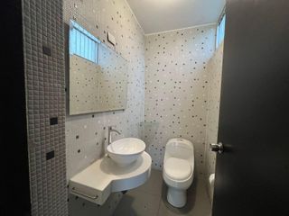 Foto 7 de SE ALQUILA CASA PARA OFICINA PUERTA CERRADA O PARA VIVIENDA  EN SAN ISIDRO